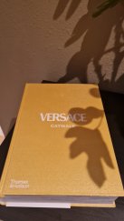 kniha Versace Catwalk   The Complete Collections, Thames & Hudson 2021