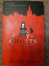 kniha City of Ghosts, Scholastic 2018