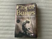 kniha City of Bones, Margaret K. McElderry books 2015
