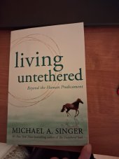 kniha Living untethered, Sounds True 2022