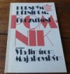 Kurským dělníkům, kteří vytěžili první rudu, tento prozatímní pomník vytvořený Vladimírem Majakovským