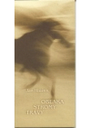 Oblaka, stromy, trávy
