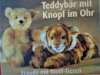 Teddybär mit Knopf im Ohr